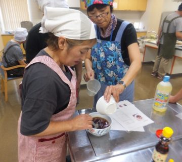 焼きそばにかける、あんもしっかり作ります。