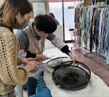 1年間感染対策の換気のために毎日稼働していた扇風機は分解清掃をしました。