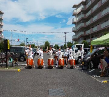 村山の和太鼓も参加して、お祭りを盛り上げていました。 撮影：青木