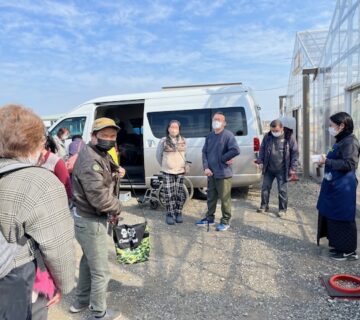 出発してから約1時間で到着し迎えて頂いたスタッフのかたから説明を受け３０分間の「食べ放題」に挑みます。