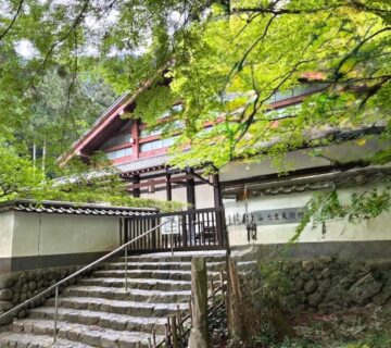 4月26日（土）オープン前に、ＮＰＯかたくりのご利用者が手掛けた、作品を納品させていただきました。