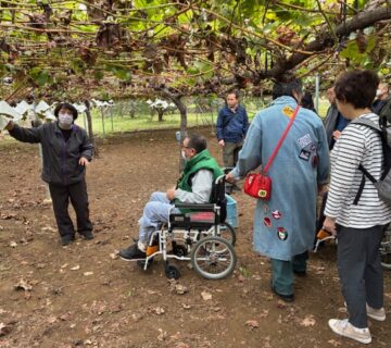 係の方の説明を聞いたうえで、食べ放題に挑みます。