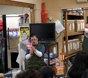 みなさんの振返り方もそれぞれに個性的で、小川伸二さんは 「来年も大好きな箱作業を頑張ります」と抱負を語りました。