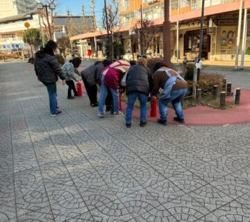 火元まで、消火器を持ち寄り、消火器の中の水を噴射するまでを行いました。