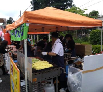 例年より、３０分ほど早く焼き始めた焼きそばは、10時の販売開始に十分間に合い、快適なスタートをきれました。
