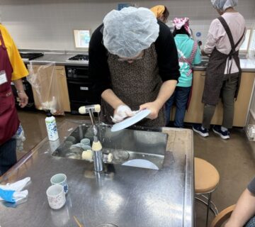 食後には、丁寧に食器を洗い調理実習は終了しました。今年度の調理実習も、みんなが楽しく行うことができました。次回が楽しみです。